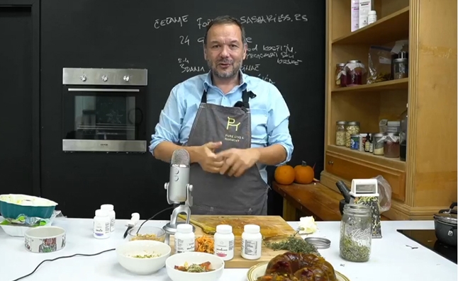 Saša Riess priprema zdrav obrok za pse sa osetljivim stomakom od ćuretine, batata i tikvica